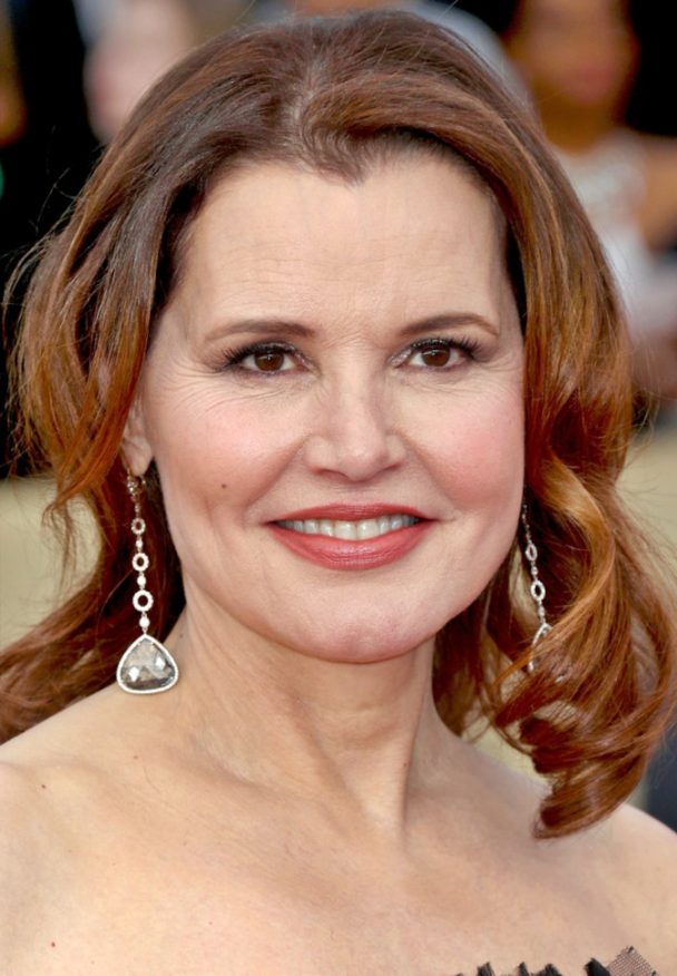 12 Best Hairstyles for Women Over 50 with Round Faces